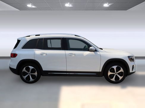 New 2025 Mercedes-Benz GLB 250 image 6