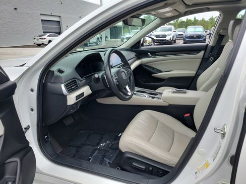 Used 2019 Honda Accord Touring image 15