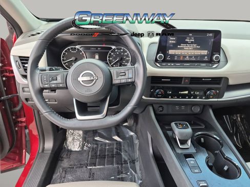 Used 2024 Nissan Rogue SV w/ SV Premium Package FWD image 10