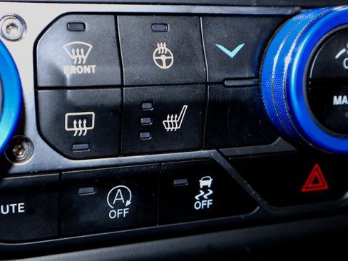 Used 2022 Jeep Gladiator Willys image 5