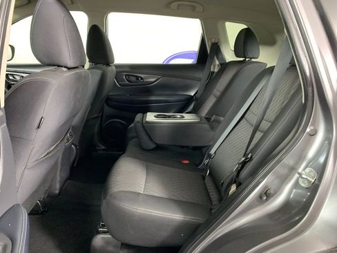 Used 2020 Nissan Rogue S image 31