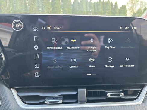 Used 2025 Chevrolet Equinox LT AWD/4WD image 26