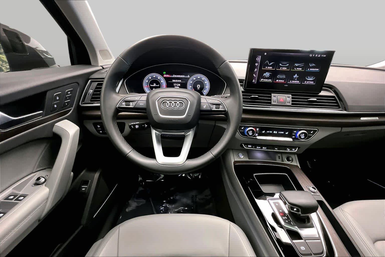 Used 2023 Audi Q5 2.0T Premium Plus w/ Premium Plus Package AWD/4WD image 6