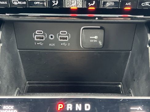 Used 2025 Jeep Grand Cherokee Summit image 10