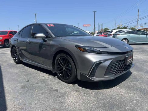 Used 2025 Toyota Camry SE w/ Convenience Package FWD image 6