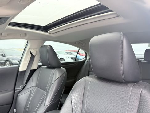 Used 2023 Lexus ES 300h w/ Luxury Package image 21