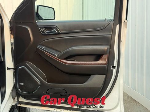 Used 2017 GMC Yukon SLT AWD/4WD image 23