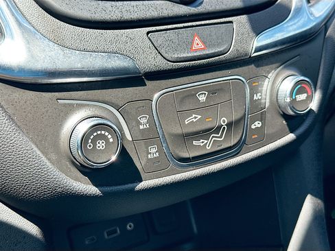 Used 2020 Chevrolet Equinox LT FWD image 15