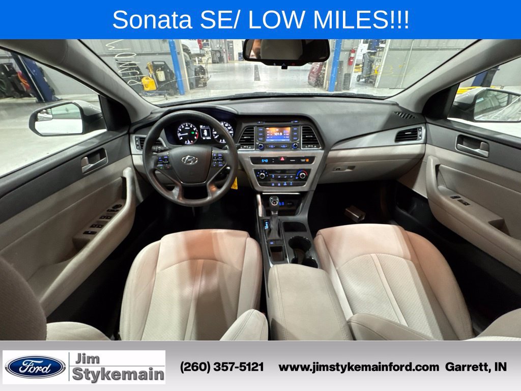 Used 2015 Hyundai Sonata SE w/ Option Group 09 FWD image 13