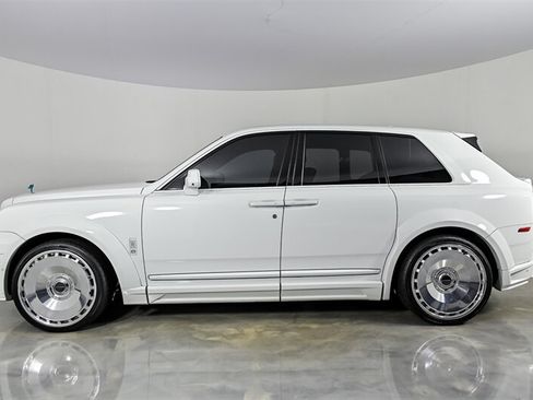 Used 2023 Rolls-Royce Cullinan AWD/4WD image 7