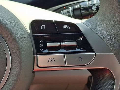Used 2024 Hyundai Elantra SEL FWD image 24