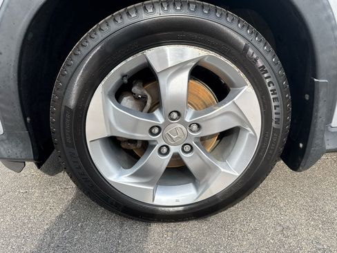 Used 2017 Honda HR-V EX image 9