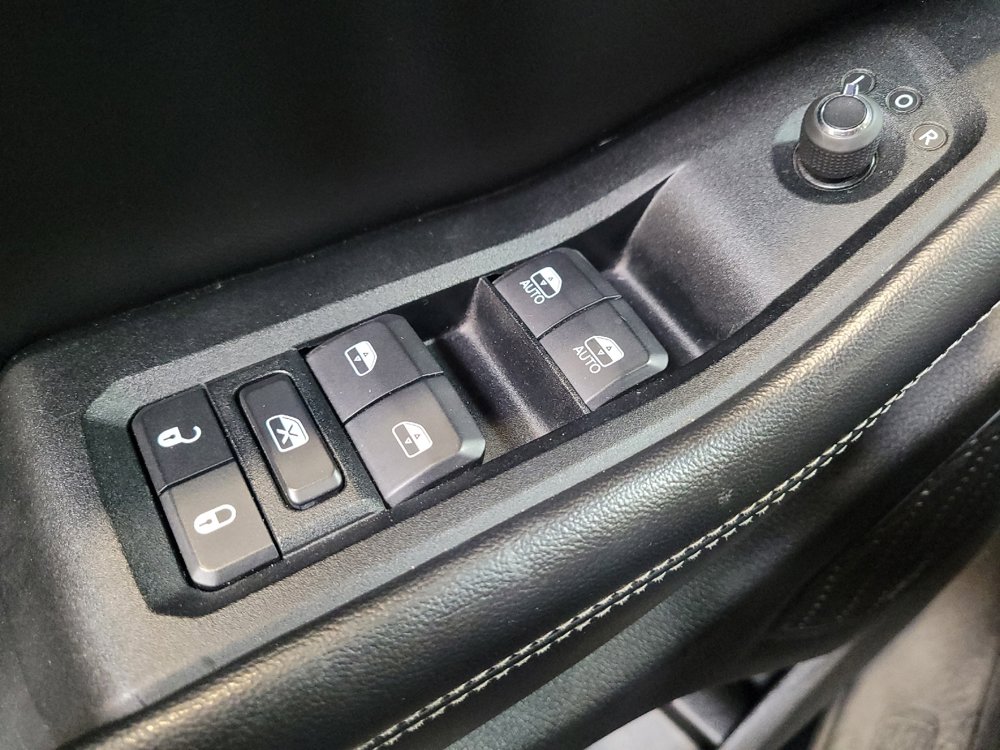 Used 2023 Jeep Grand Cherokee Altitude AWD/4WD image 27