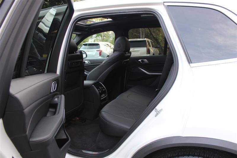 Used 2023 BMW X5 xDrive40i w/ Premium Package AWD/4WD image 24