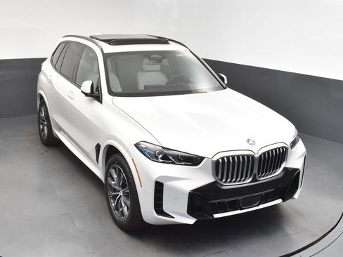 Certified 2026 BMW X5 xDrive50e image 37