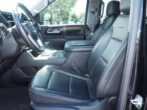 Used 2025 GMC Sierra 3500 Denali w/ Technology Package AWD/4WD image 13