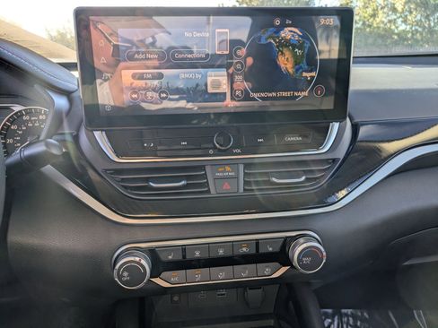 Certified 2024 Nissan Altima 2.5 SR w/ SR Premium Package image 17