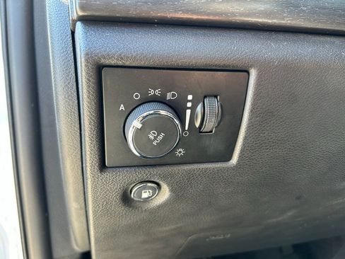 Used 2017 Jeep Grand Cherokee Altitude image 18