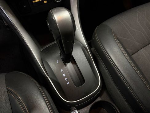 Used 2020 Chevrolet Trax LT w/ LT Convenience Package image 30