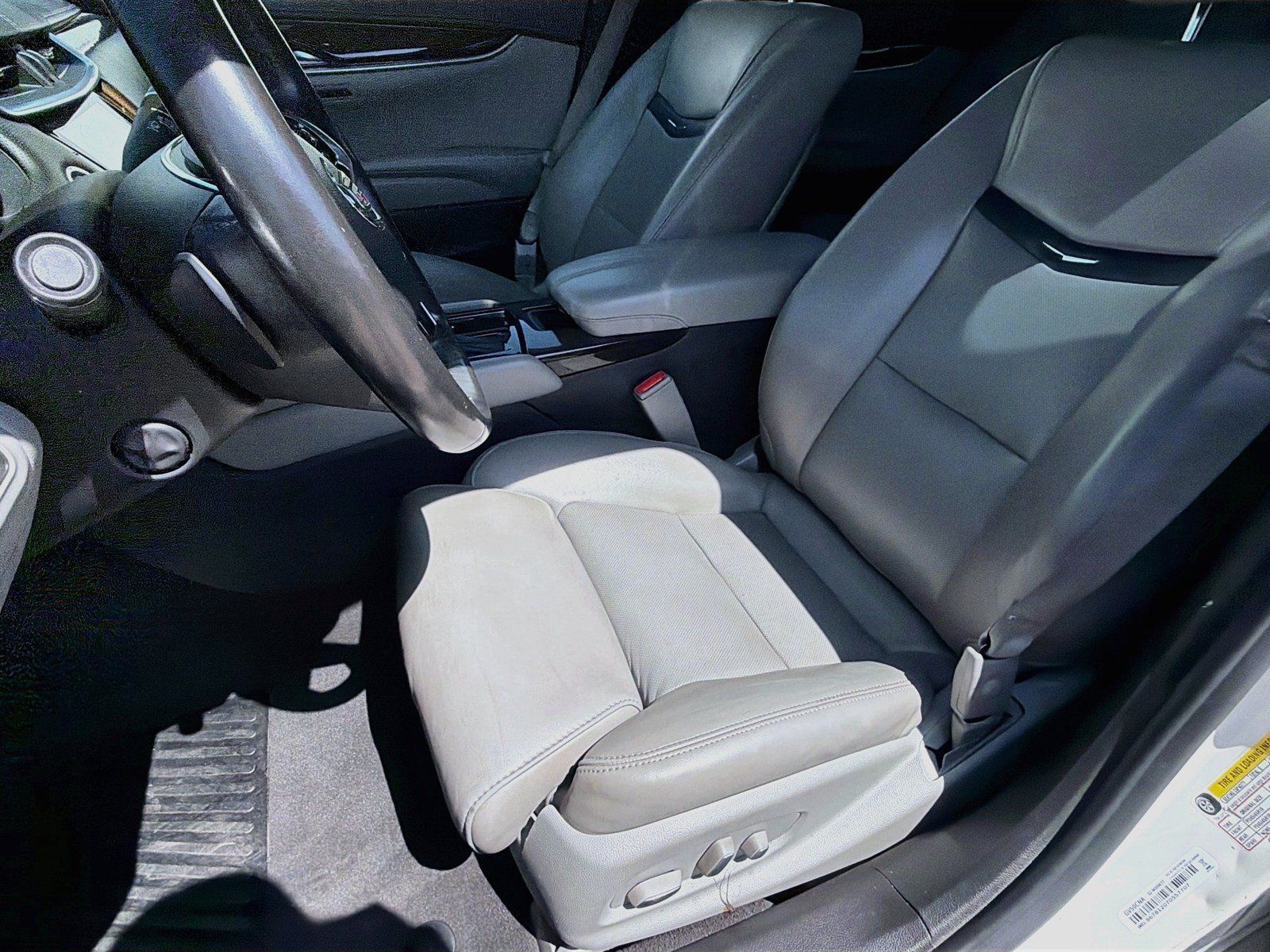 Used 2014 Cadillac XTS Luxury w/ Driver Awareness Package FWD image 10