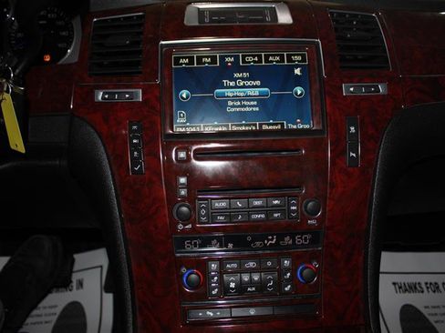 Used 2008 Cadillac Escalade AWD image 19