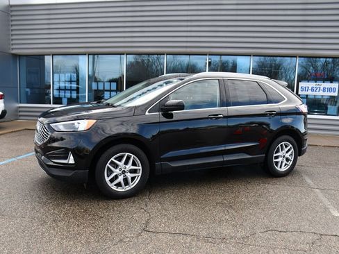 Used 2024 Ford Edge SEL w/ Convenience Package image 2