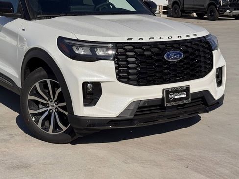 New 2026 Ford Explorer ST-Line RWD image 3