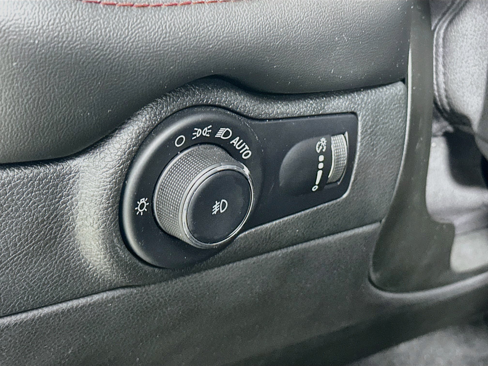 Used 2023 Dodge Durango R/T RWD image 10