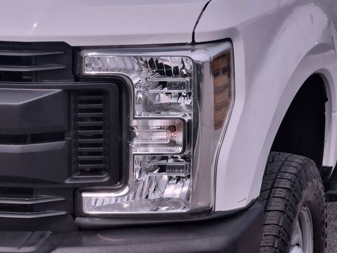 Used 2019 Ford F250 XL w/ Snow Plow Prep Package AWD/4WD image 11