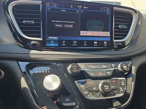 New 2026 Chrysler Pacifica Select FWD image 21