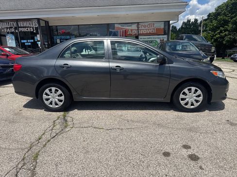 Used 2010 Toyota Corolla LE FWD image 7