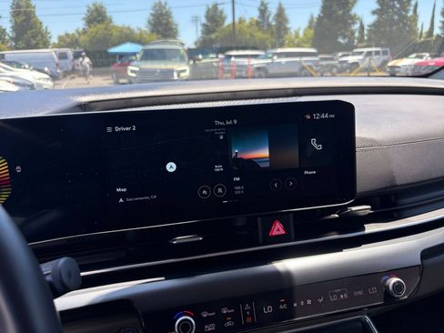Used 2026 Kia Carnival FWD image 21