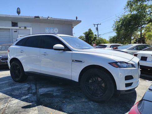 Used 2017 Jaguar F-PACE Premium AWD/4WD image 18