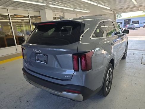 Certified 2024 Kia Sorento S AWD/4WD image 5