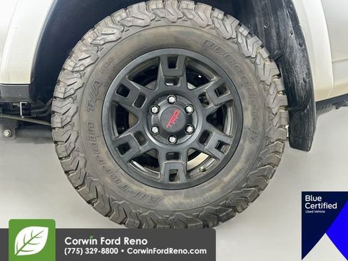 Used 2018 Toyota 4Runner TRD Off-Road AWD/4WD image 33