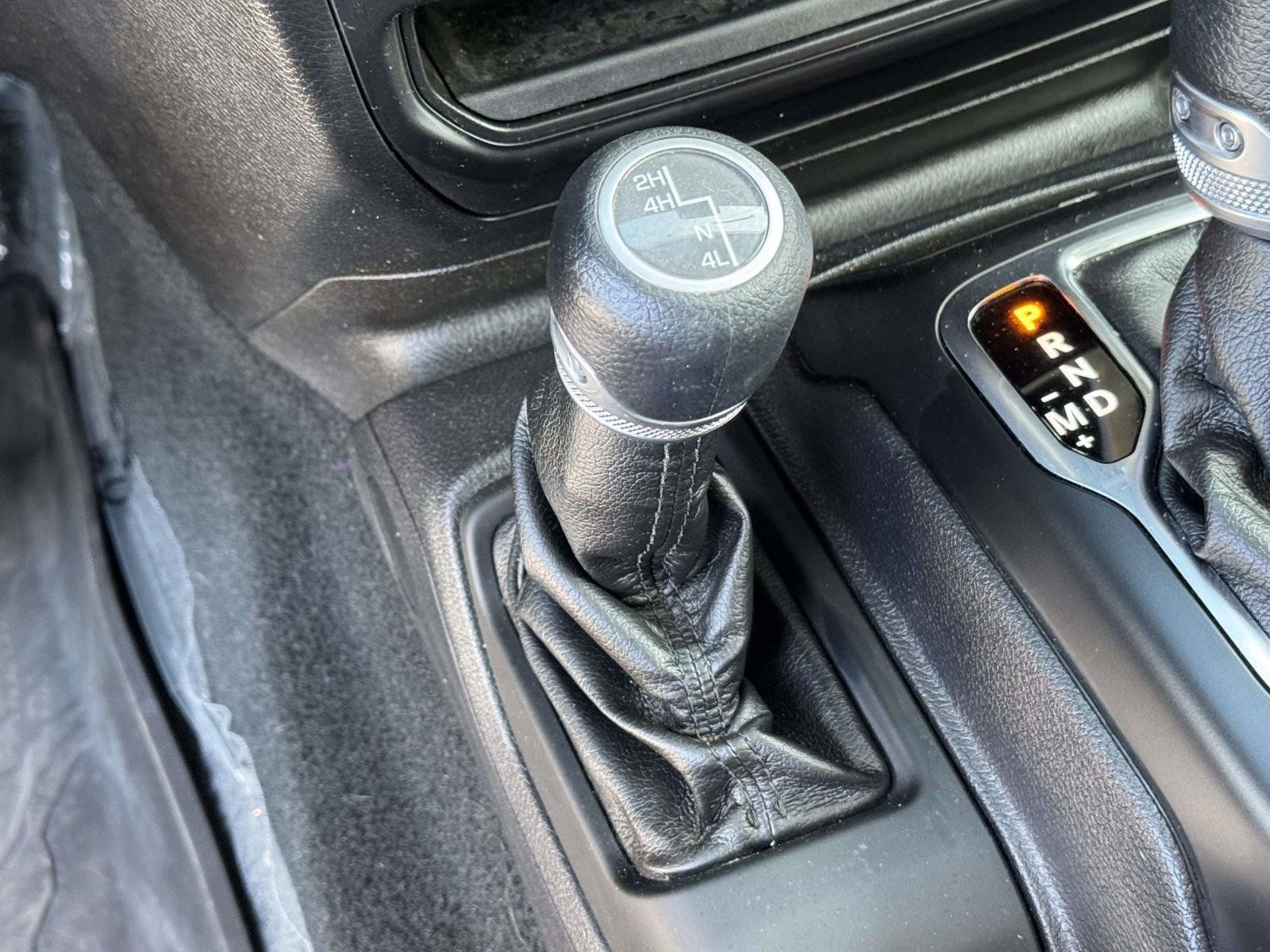 Used 2022 Jeep Gladiator Sport AWD/4WD image 8