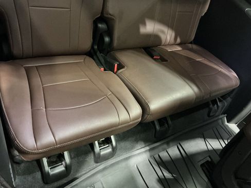 Used 2021 Buick Enclave Avenir w/ Avenir Technology Package image 33