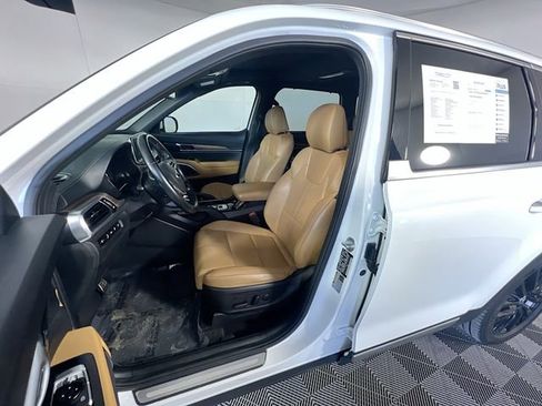 Used 2020 Kia Telluride SX w/ Towing Package FWD image 14