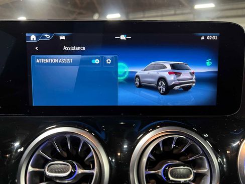 Used 2025 Mercedes-Benz GLA 250 4MATIC image 32