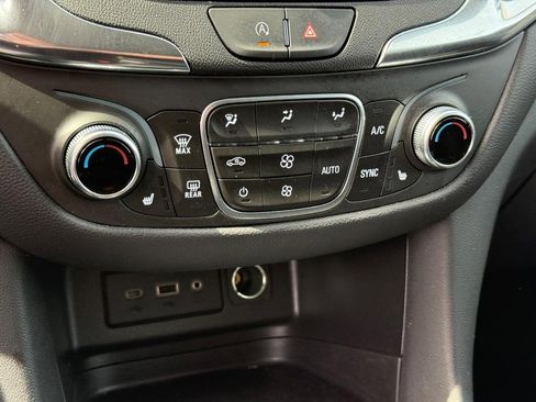 Used 2024 Chevrolet Equinox LT image 18