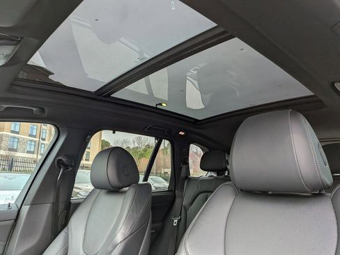 Used 2022 BMW X5 xDrive40i w/ M Sport Package image 17