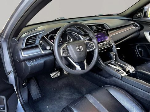 Used 2019 Honda Civic Touring image 16