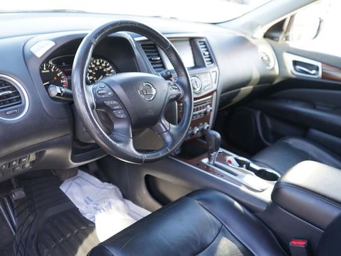 Used 2020 Nissan Pathfinder Platinum FWD image 8