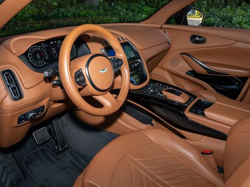 Used 2023 Aston Martin DBX 707 image 13