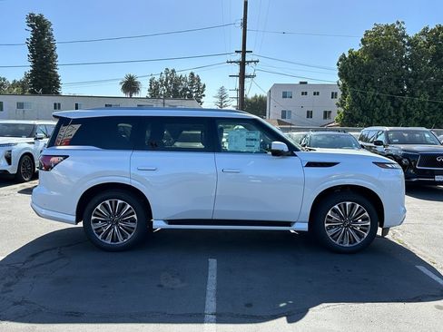 New 2027 INFINITI QX80 Luxe RWD image 8