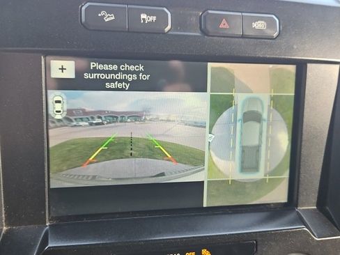 Used 2016 Ford F150 Platinum w/ Equipment Group 701A Luxury image 18