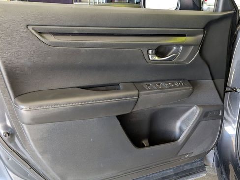 Used 2025 Honda CR-V EX image 11