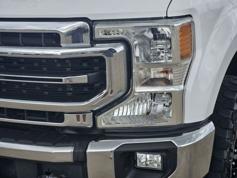 Used 2022 Ford F350 Lariat w/ Chrome Package image 11