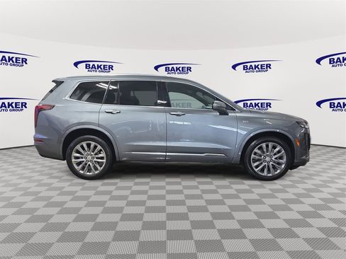 Used 2022 Cadillac XT6 Premium Luxury image 4