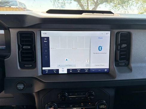 Used 2024 Ford Bronco Outer Banks AWD/4WD image 12